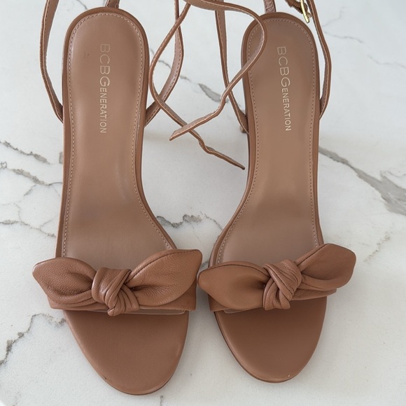 BCBGeneration Women's Jamina Bow Detail Dress Strappy Sandal Tan Color Size 9.5 - Picture 2 of 14